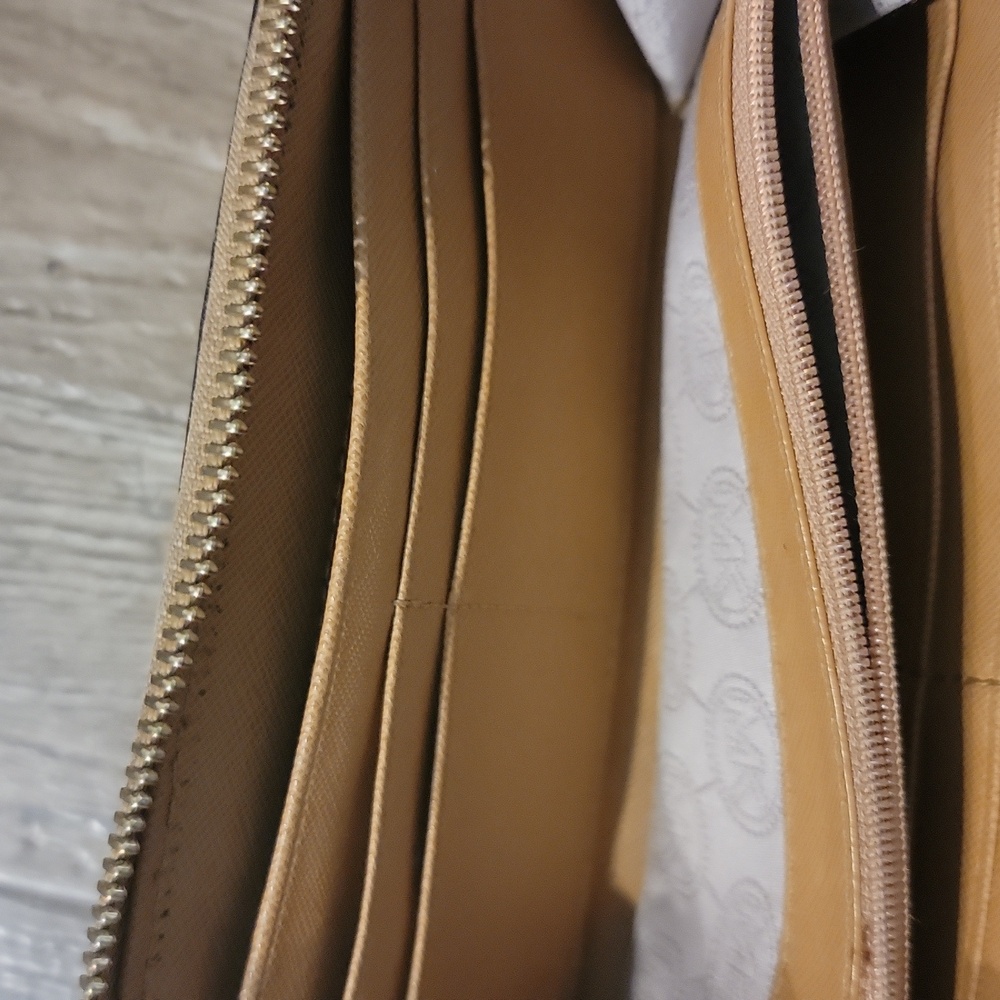 MK wallet - Picture 7 of 9